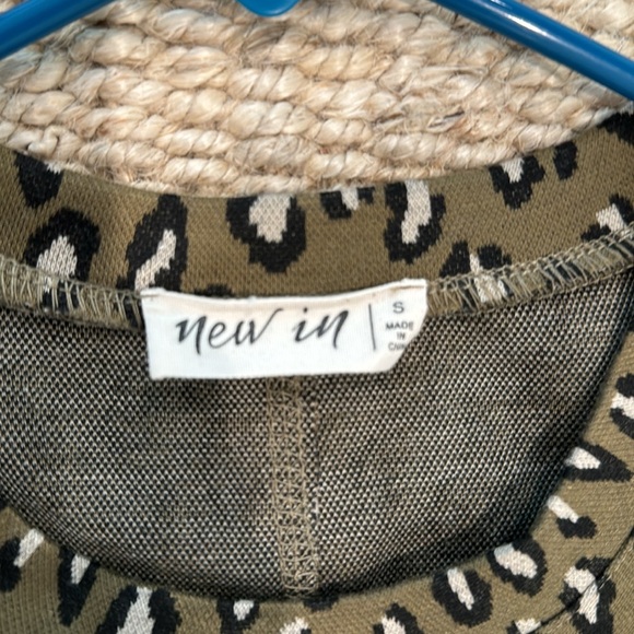 Women’s dress size small brand new in like new - Picture 2 of 4